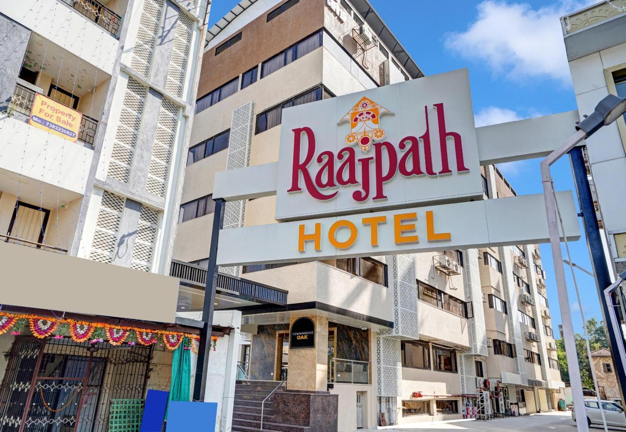 Clubhouse Hotel Raajpath Vadodara Ngoại thất bức ảnh