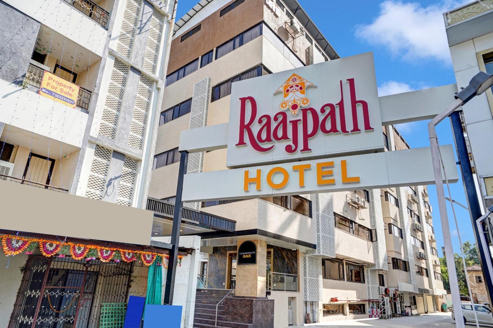 Clubhouse Hotel Raajpath Vadodara Ngoại thất bức ảnh