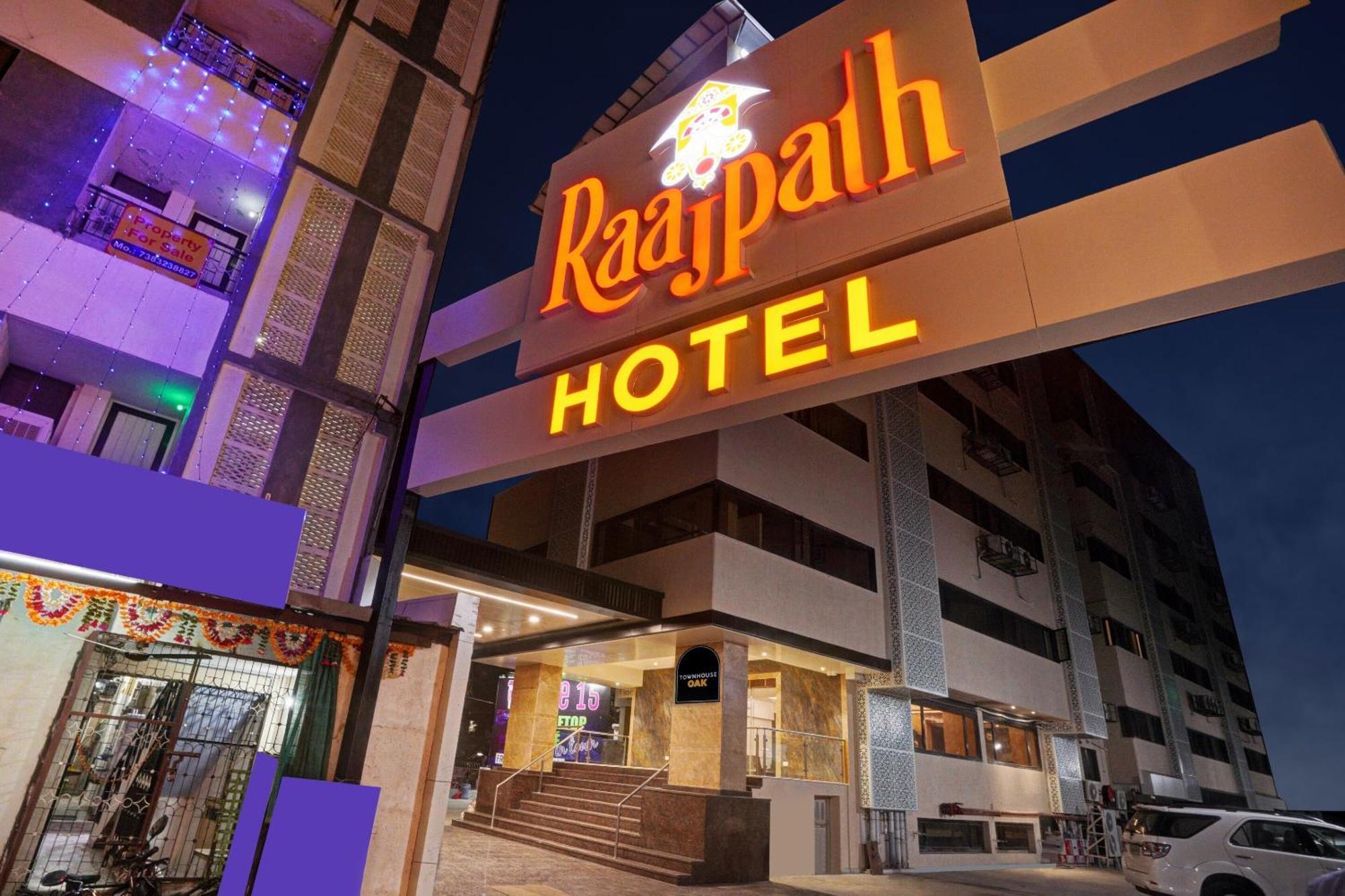 Clubhouse Hotel Raajpath Vadodara Ngoại thất bức ảnh
